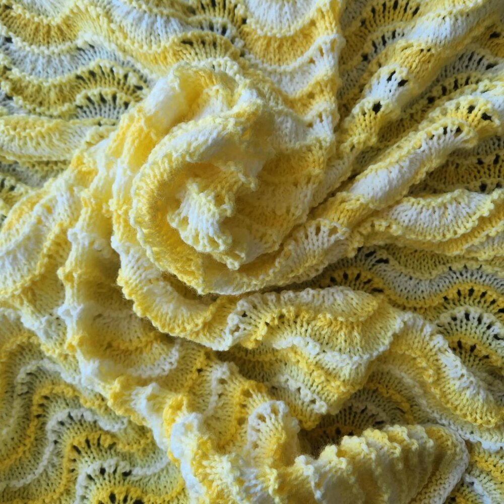 Hand Knit Blanket - Yellow Ripple - Picture 4 of 6